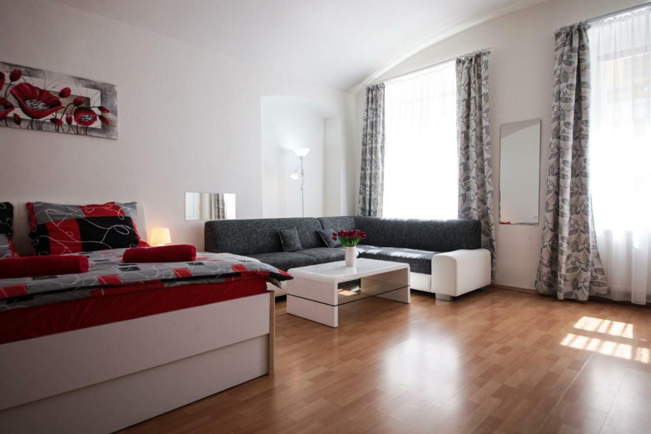 Family Duplex On Wenceslas Square Prag